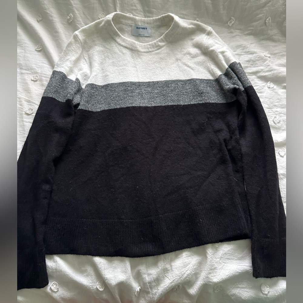 Old Navy Black, White, and Grey Sweater. Size Large.